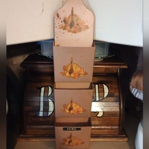 Vintage Autumn Themed Metal Wall Organizer